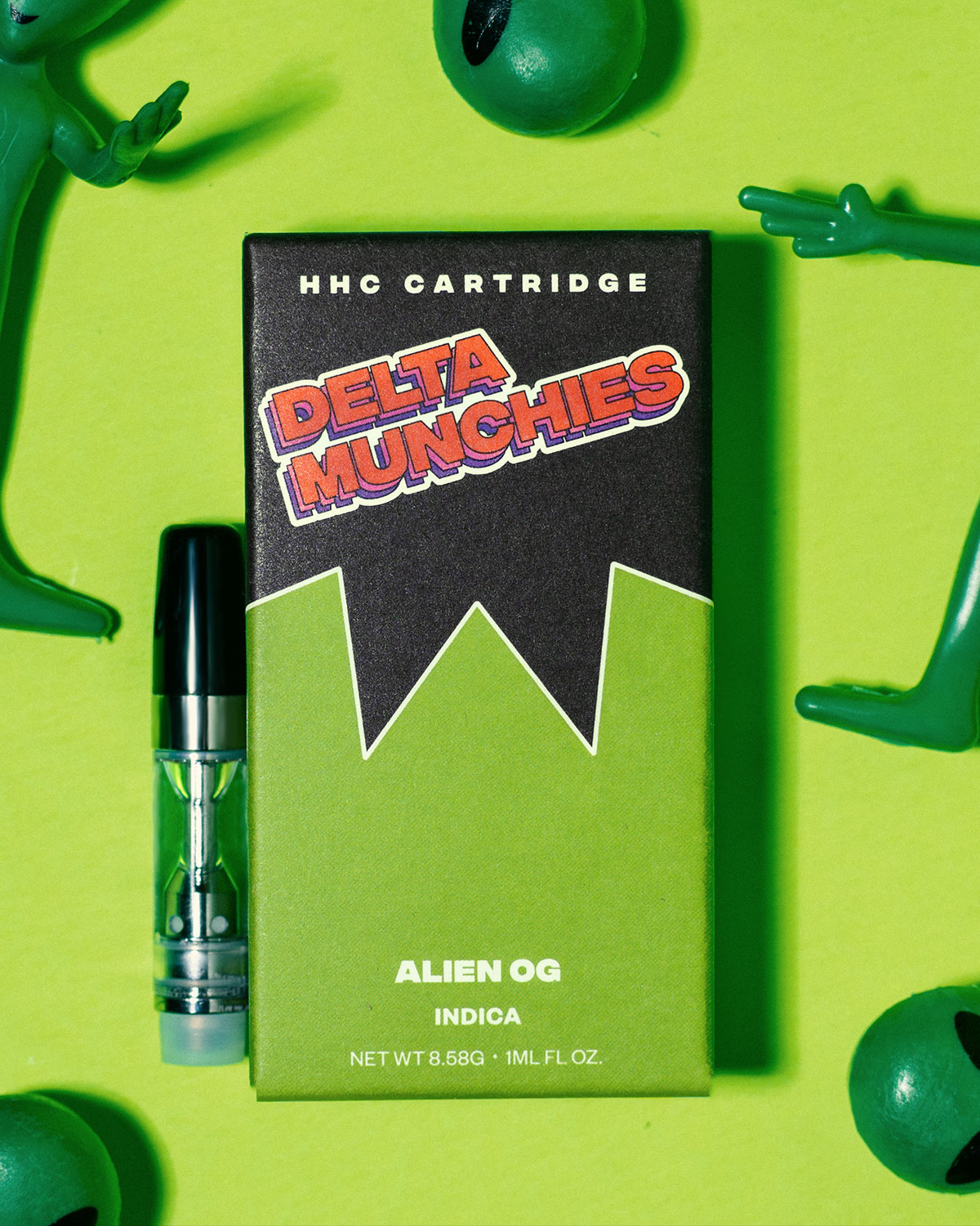 Delta Munchies HHC Alien OG Cartridge product image with green aliens